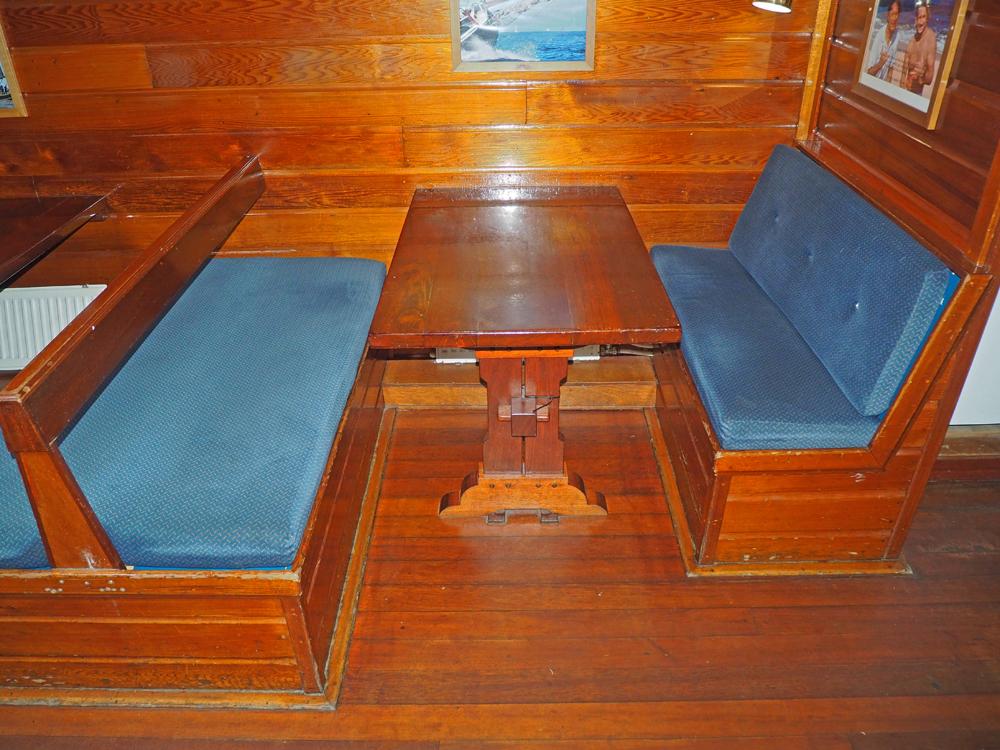 Cabin en avant, H&eacute;bergements